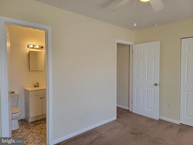 Building Photo - 4197 Drake Ct