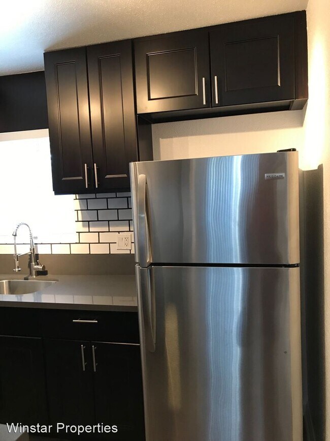 Building Photo - 2 br, 1 bath Apartment - 317 E La Palma Ave