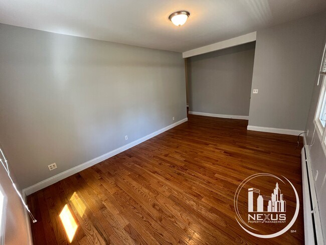 Building Photo - 30 Duncan St