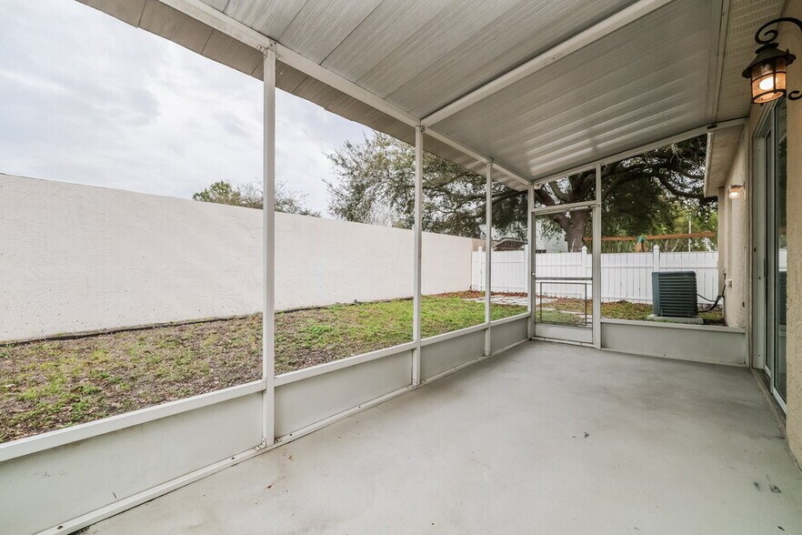 Building Photo - 1231 Loretto Cir