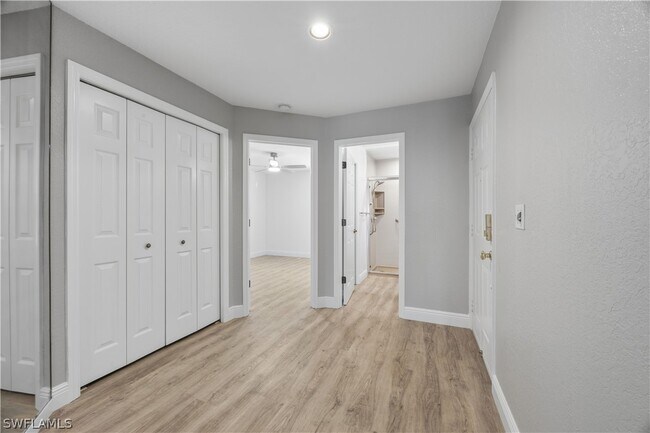 Building Photo - 6654 Tannin Ln