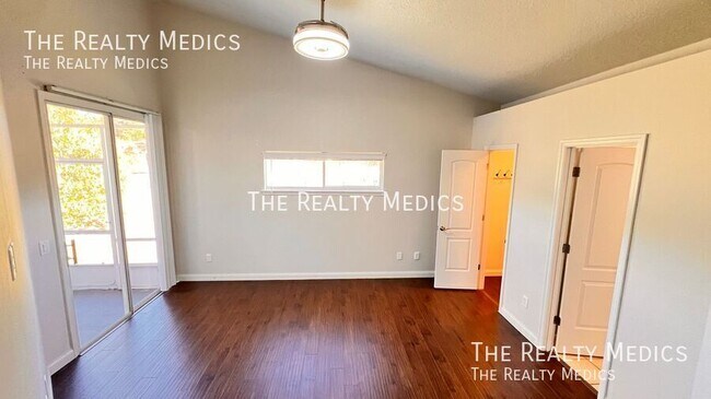 Building Photo - 3977 Journey Ct