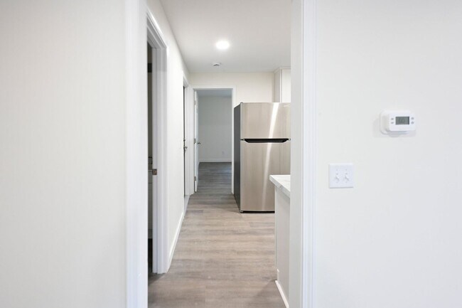 Building Photo - 108 Western Ave