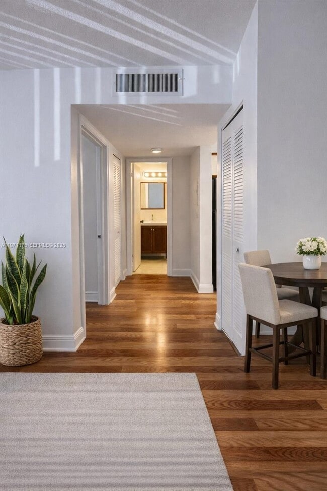 Building Photo - 1255 SW 46th Ave