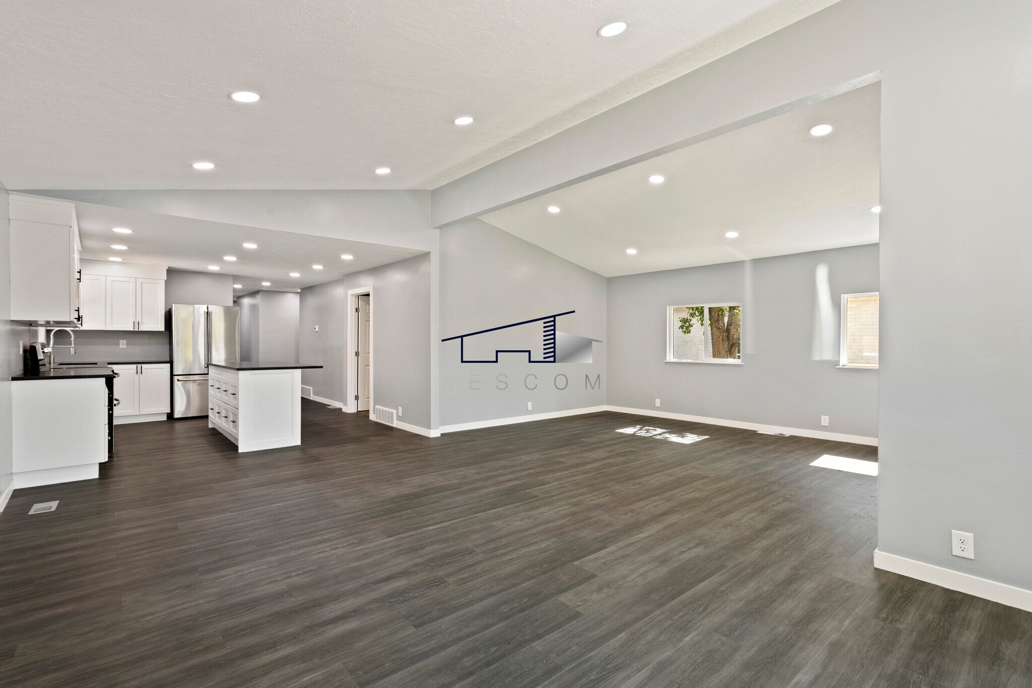 Building Photo - 2060 Jefferson Ave