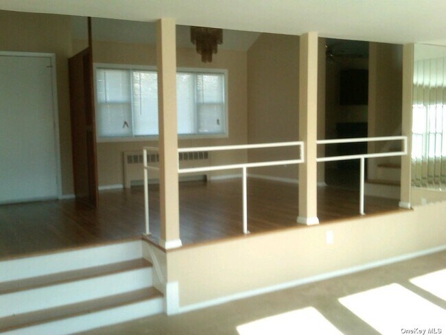 Building Photo - 6 Brook Path