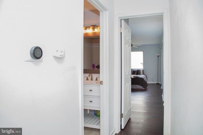 Building Photo - 828 Chanticleer