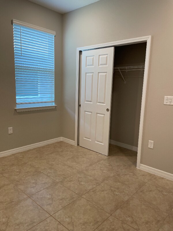 Building Photo - 7214 SW 57th Ln