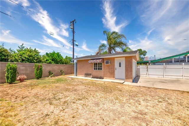 Building Photo - 14621 Dalmatian Ave