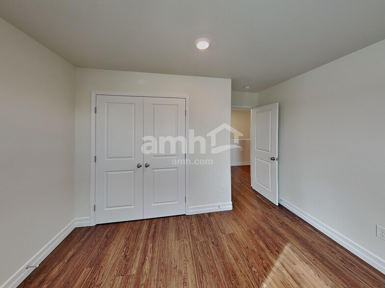 Building Photo - 4718 Tree Swing St