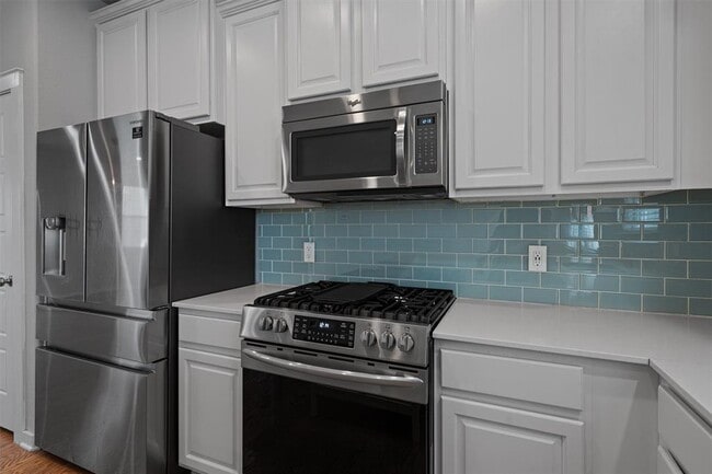Building Photo - 5317 Daimler Dr