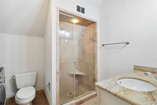 Building Photo - 7014 St Charles Ave