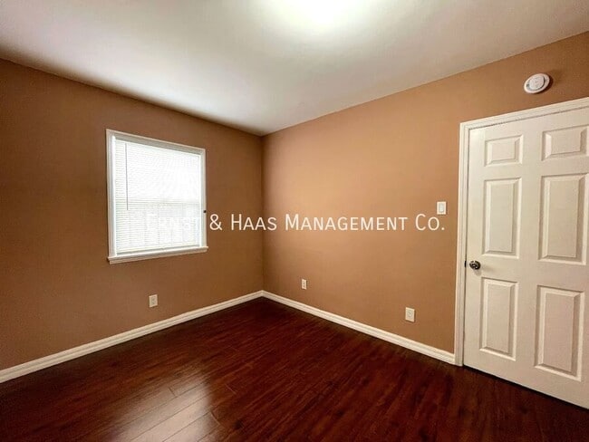 Building Photo - 1401 N Bullis Rd