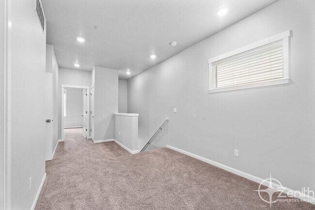 Building Photo - 16314 NE 20th St