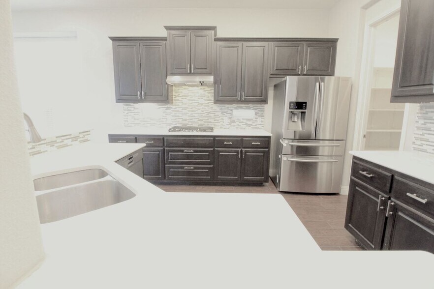 Building Photo - 14712 Iveans Way