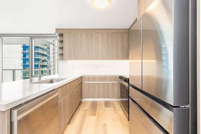 Building Photo - 2BD/2BA/2PKG. New Build, Contemporary Design, Views, Two Parking Stalls.