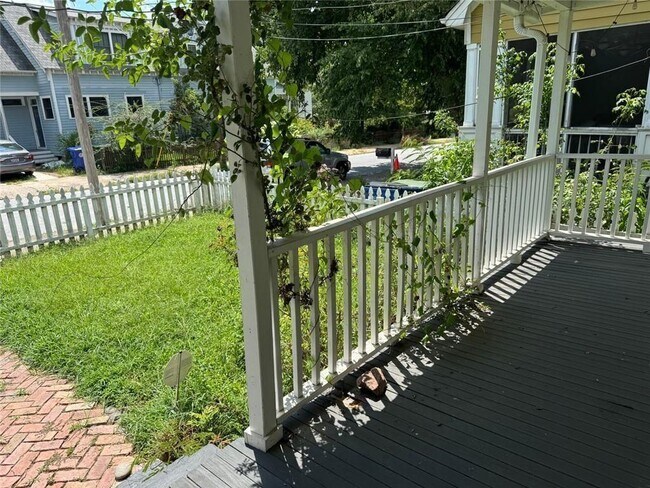 Building Photo - 199 Pearl St SE