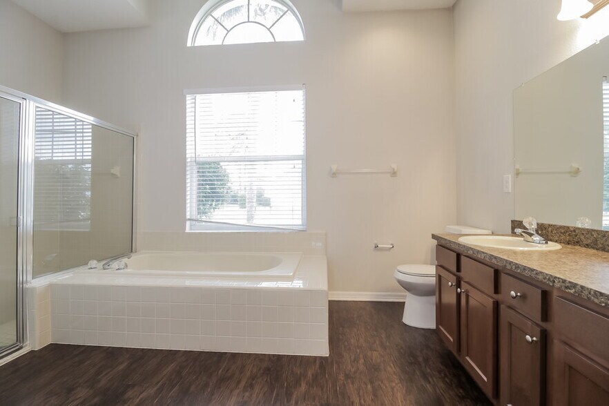 Building Photo - 2833 Picadilly Cir