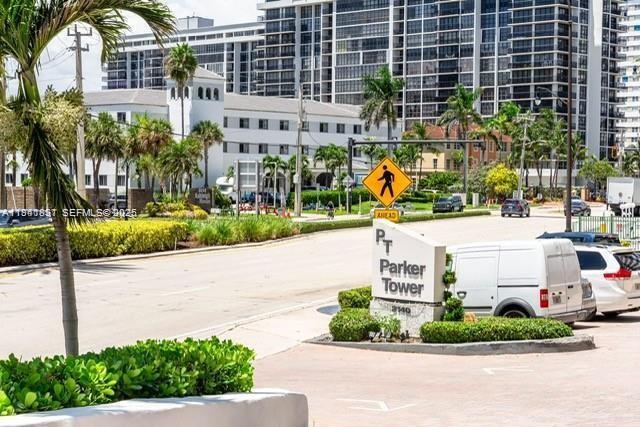 Building Photo - 3140 S Ocean Dr