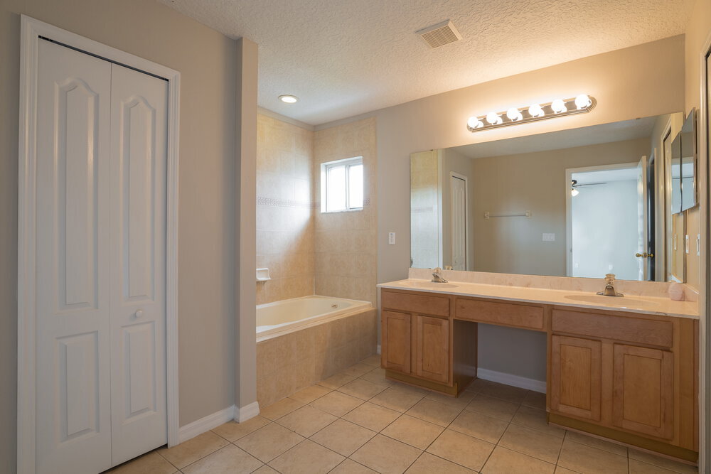 Building Photo - 1725 Portcastle Cir