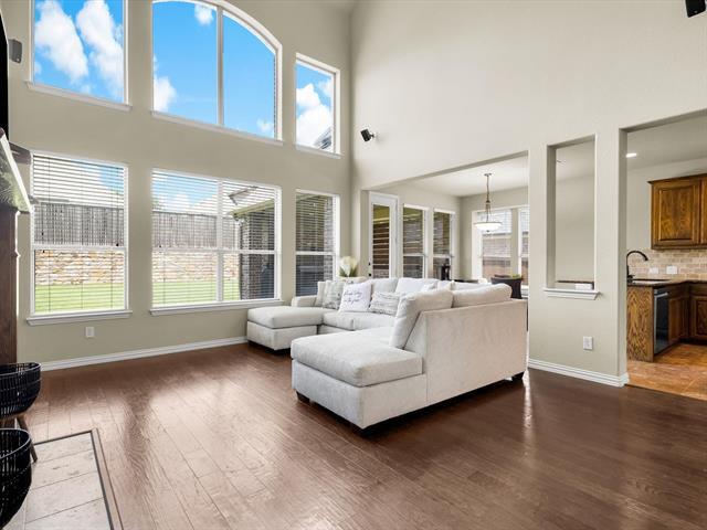 Building Photo - 214 Crestbrook Dr