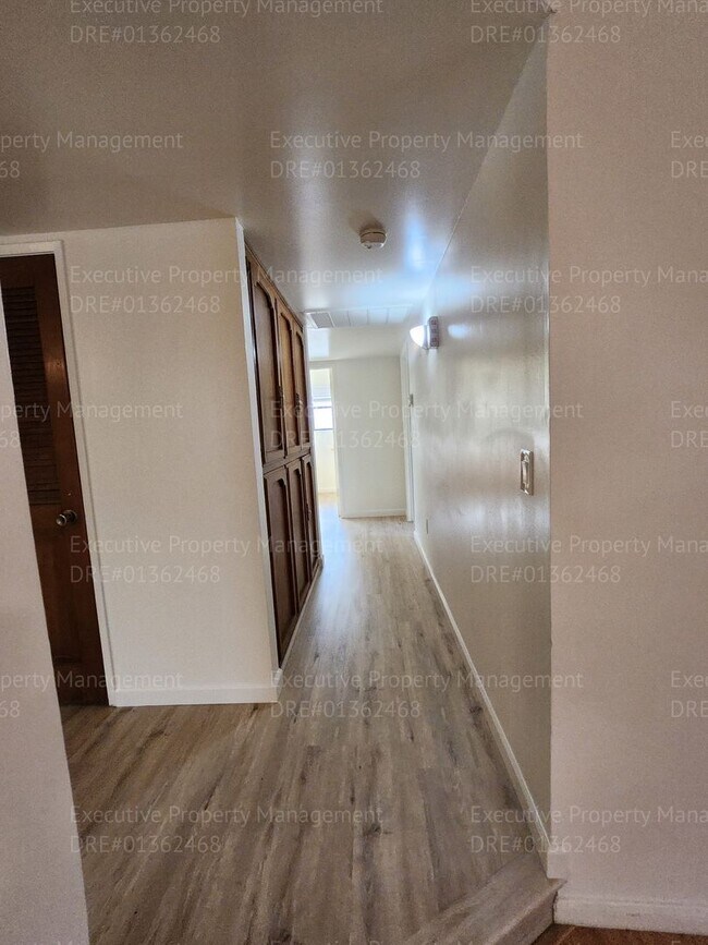 Building Photo - 3 bedroom/ 2 bath house near Pacheco Rd/ A...
