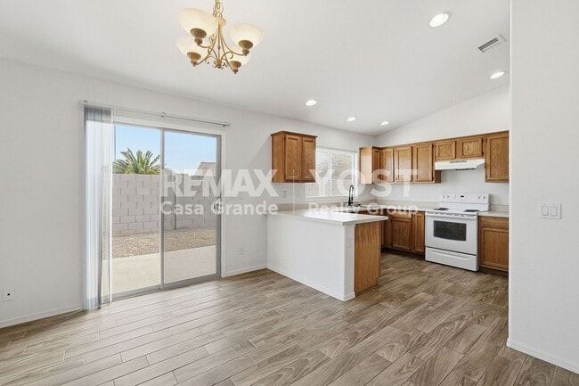 Building Photo - Bright, Open Floor Plan with Low-Maintenance Yard in Arizona City!