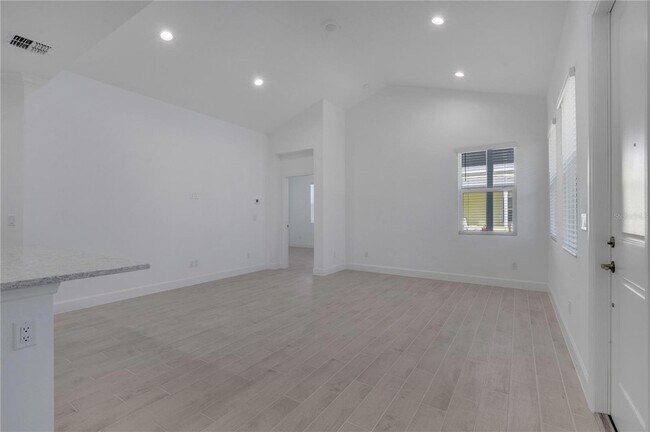 Building Photo - 520 Daiquiri Pl