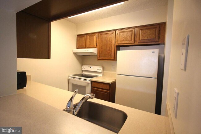 Building Photo - 5322 Ravens Crest Dr