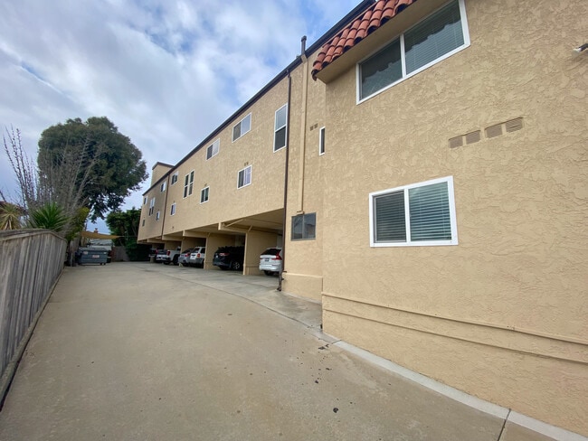 Building Photo - 311 W Palm Ave