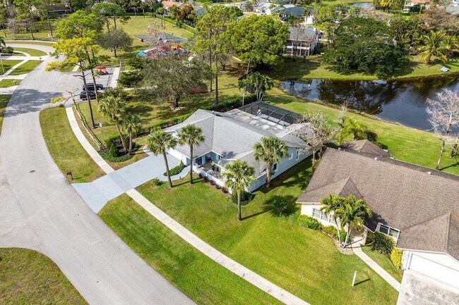 Building Photo - 847 Foresteria Ave