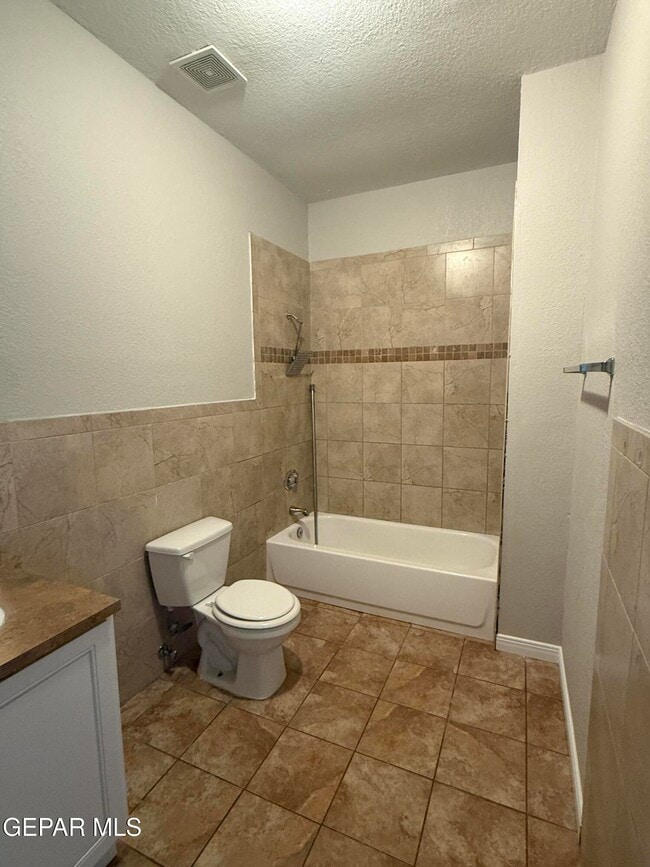 Building Photo - 218 Easter Way