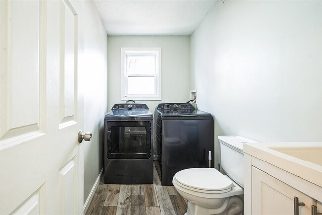Building Photo - 10 Clapp St