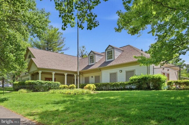 Building Photo - 18036 Rolling Way