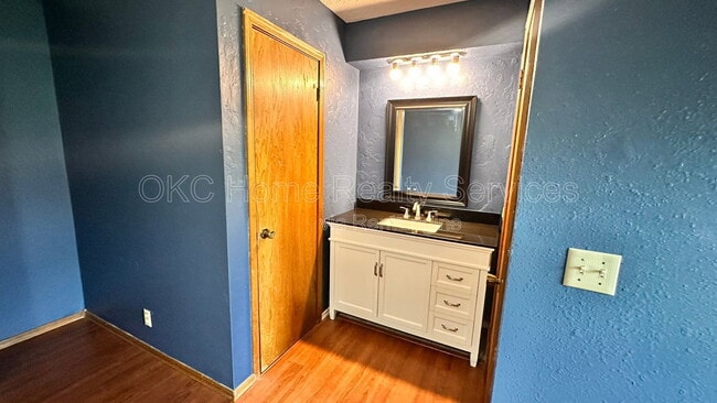 Building Photo - 1210 Glenwood Dr