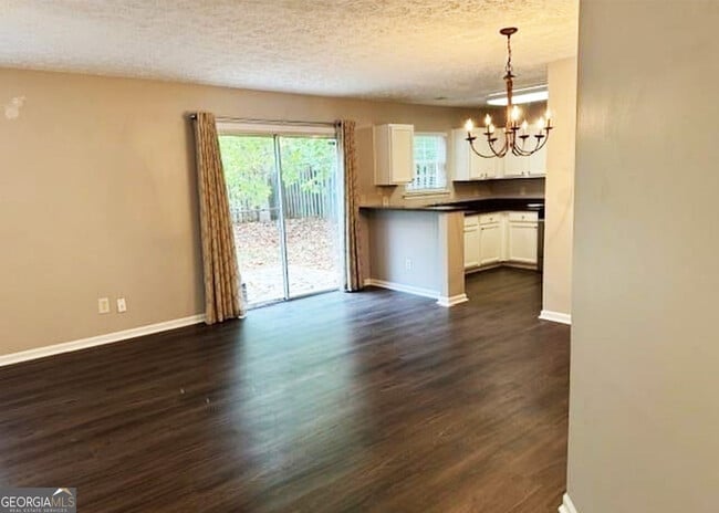 Building Photo - 220 Wild Flower Ln