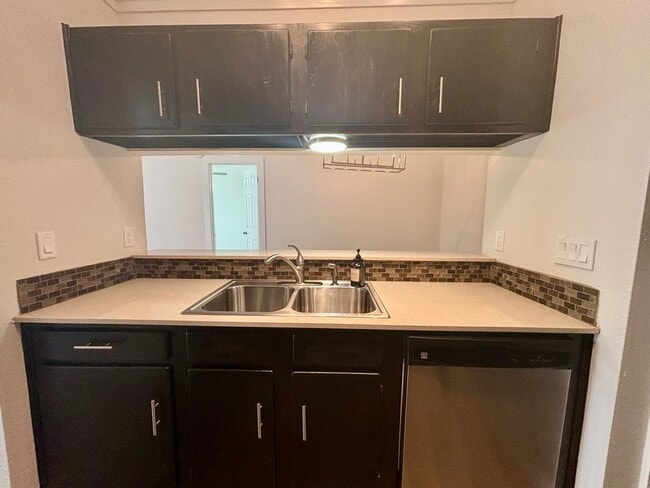 Building Photo - Brown Bark