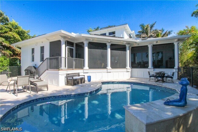 Building Photo - 2150 Marina Dr