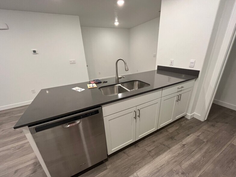 Building Photo - 3757 Cold Spring Dr