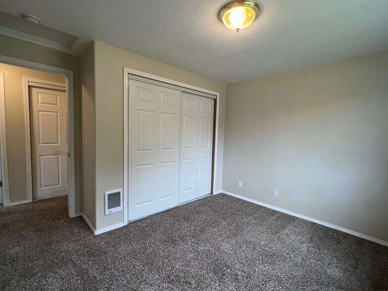 Building Photo - 1041 8th Ave