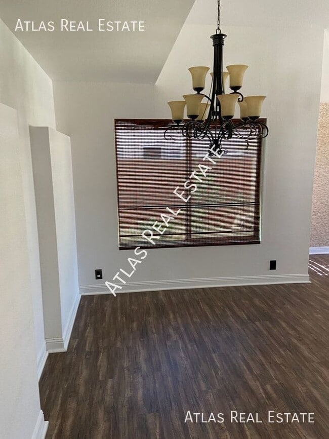 Building Photo - 2363 W Hemlock Court