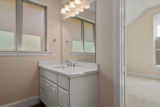 Building Photo - 11231 Dunstan Hill Dr