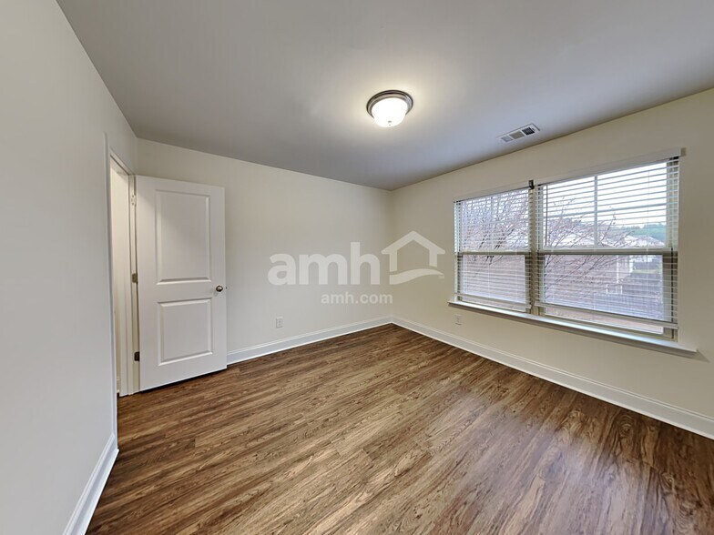 Building Photo - 2615 Beal St