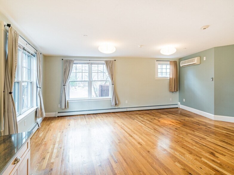 Building Photo - 432 Norfolk St