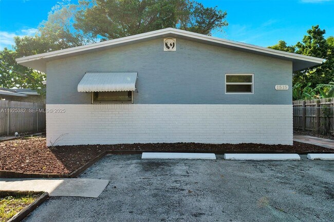 Building Photo - 1515 NW 2nd Ave