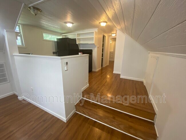 Building Photo - 18819 Greenwell Springs Rd