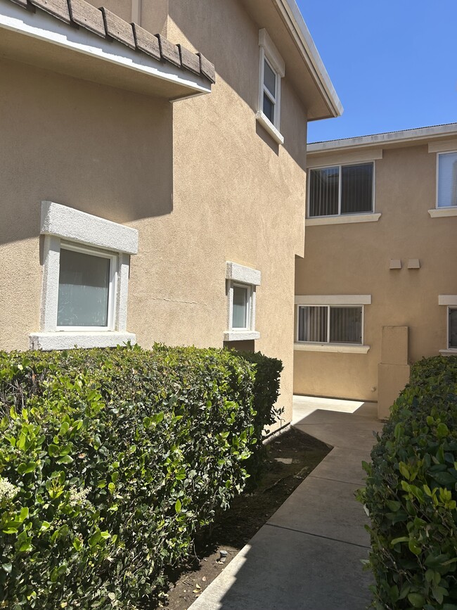 Building Photo - 2901 Snyder Ave