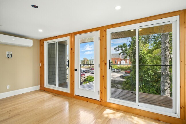 Building Photo - 8 Water St