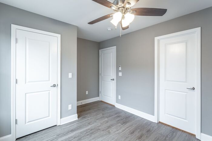 Building Photo - 2316 E 18th St Pl