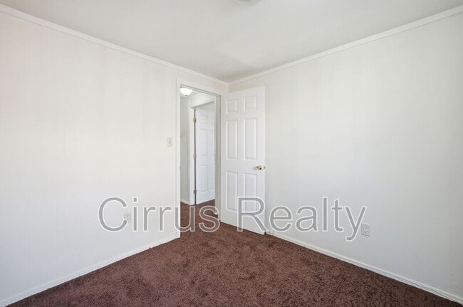 Building Photo - 1924 Zinzer Rd